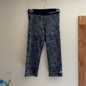 NIKE PRO Snake Print Cropped Legging Sz M